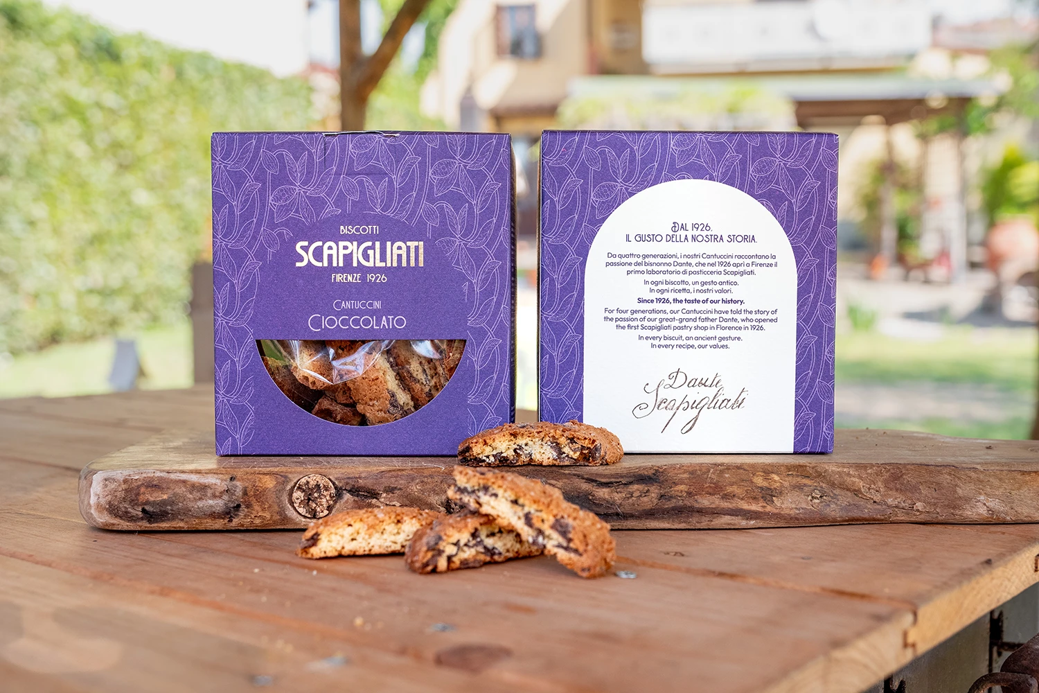 cantuccini-cioccolato-scapigliati-ambientata.jpg